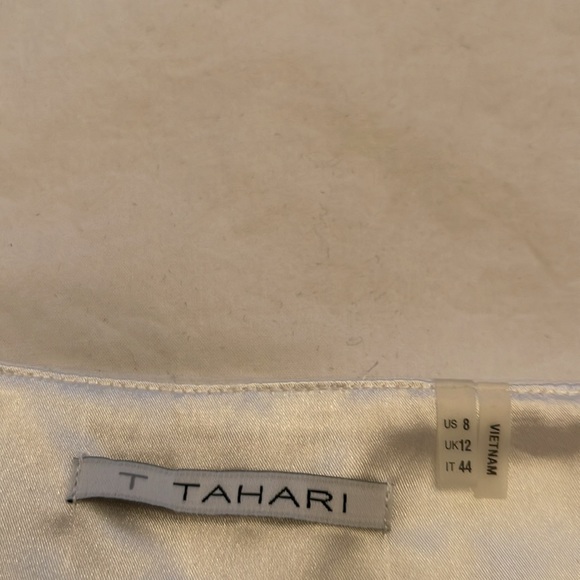 Tahari skirt in white - Picture 4 of 5